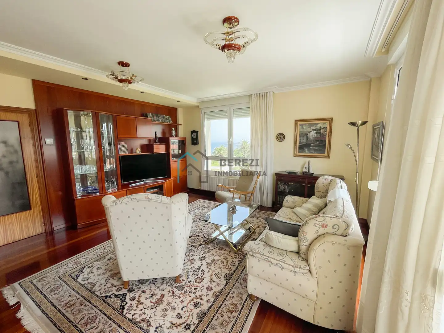 Sala de estar de Dúplex en venta en Bermeo con Calefacción, Amueblado y Balcón