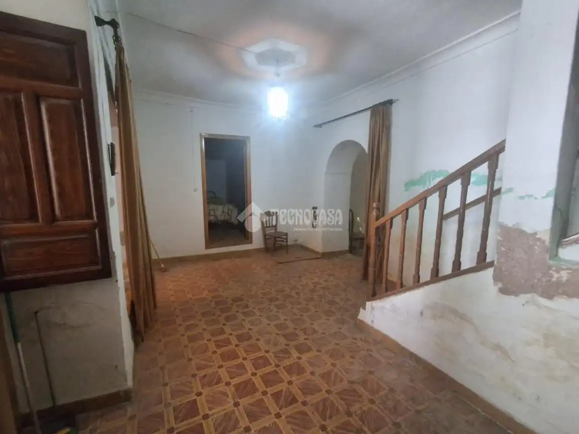Casa amb terrassa en venda a Baeza, imagen 3