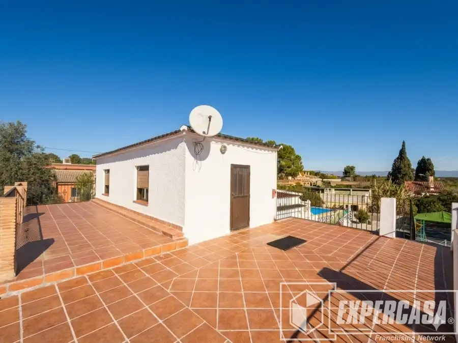 Vista exterior de Casa o chalet en venta en Llíria con Terraza