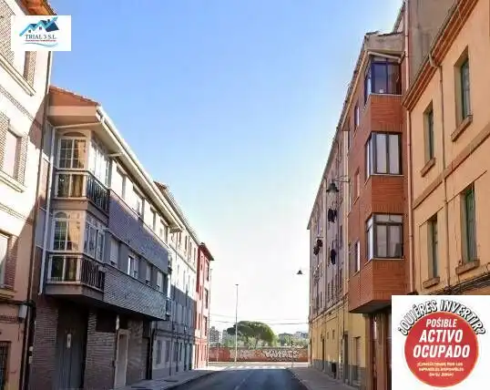 Vista exterior de Piso en venta en León Capital 