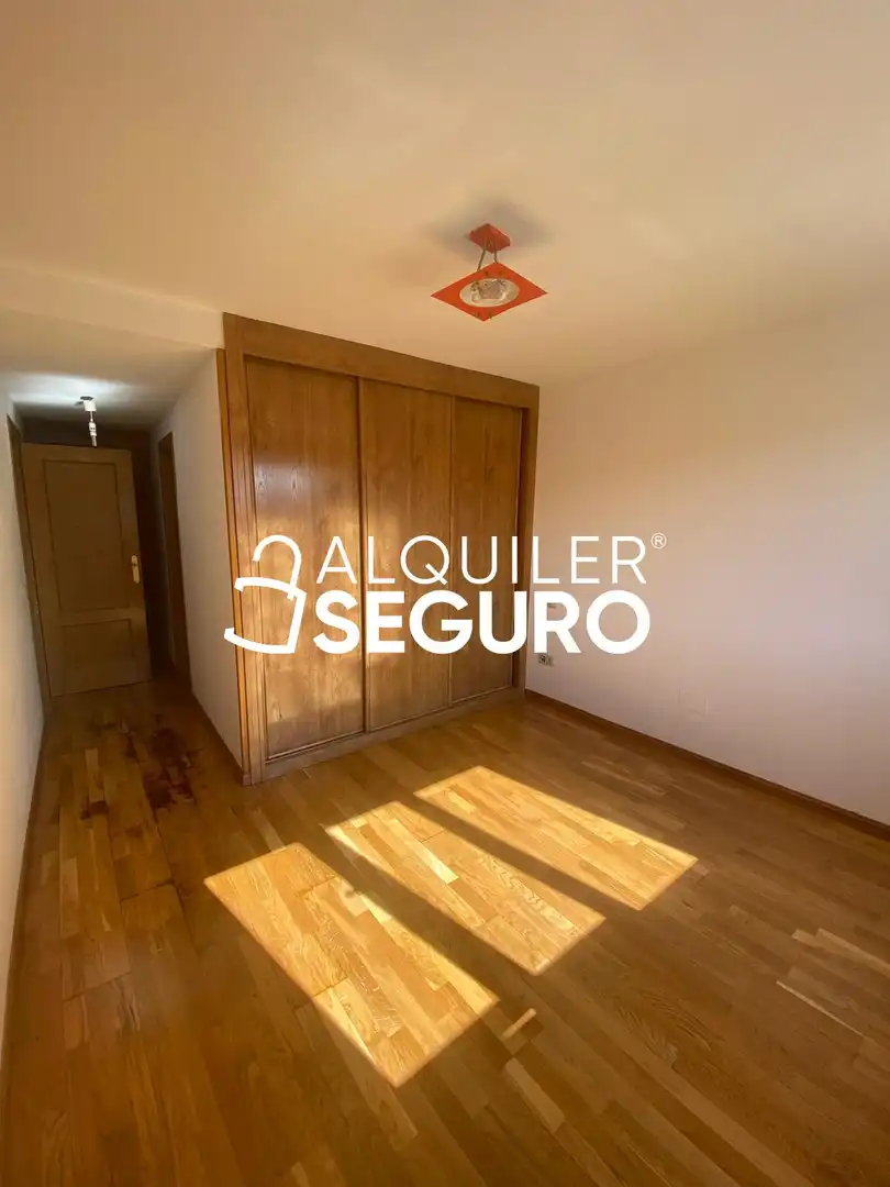 Schlafzimmer von Wohnung zur Miete in Guadalajara mit Klimaanlage, Heizung und Schwimmbad
