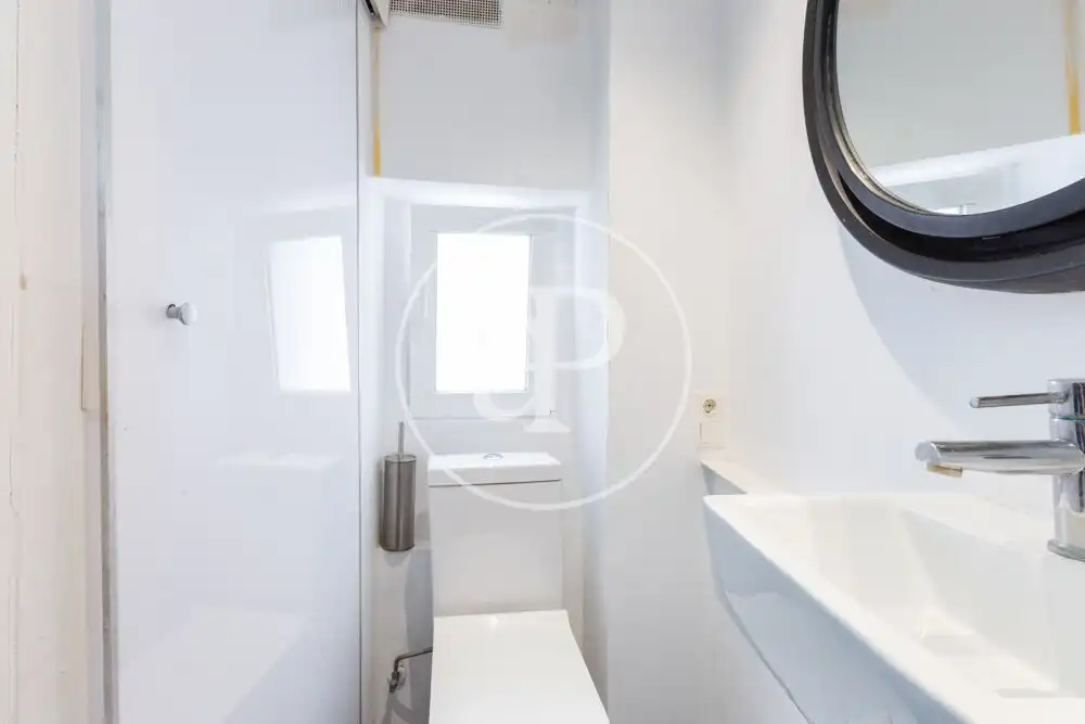 Baño de Piso en venta en Valencia con Aire acondicionado, Calefacción y Terraza