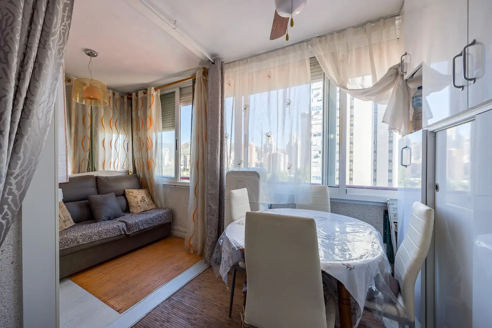 Bedroom of Apartments for sale in Benidorm  with Swimming Pool, Furnished and Community pool