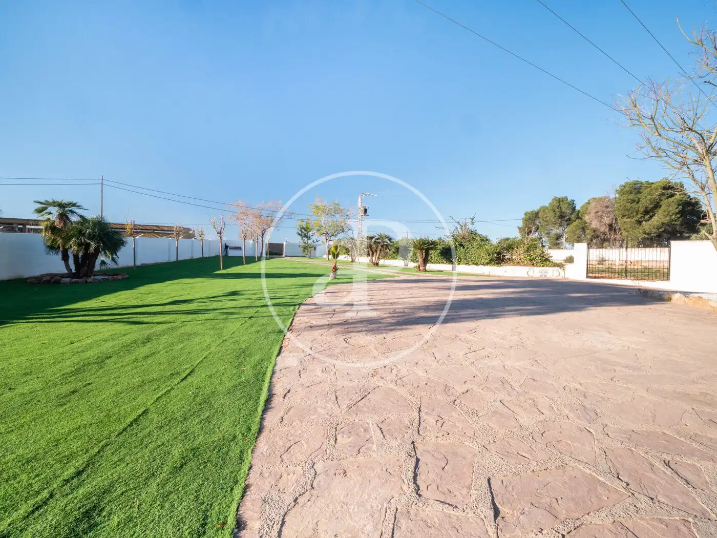 Vista exterior de Casa o xalet en venda en Manises amb Aire condicionat, Calefacció i Jardí privat
