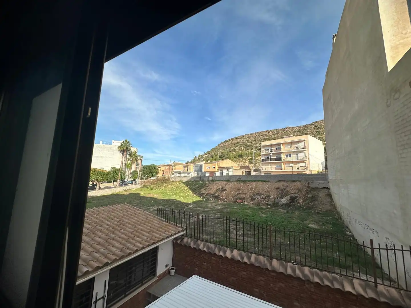 Vista exterior de Piso en venta en Montserrat con Trastero y Horno