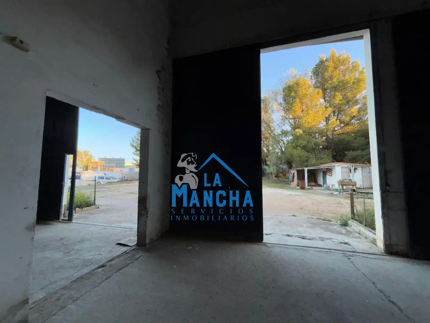 Außenansicht von Fabrikhallen zum Verkauf in Albacete