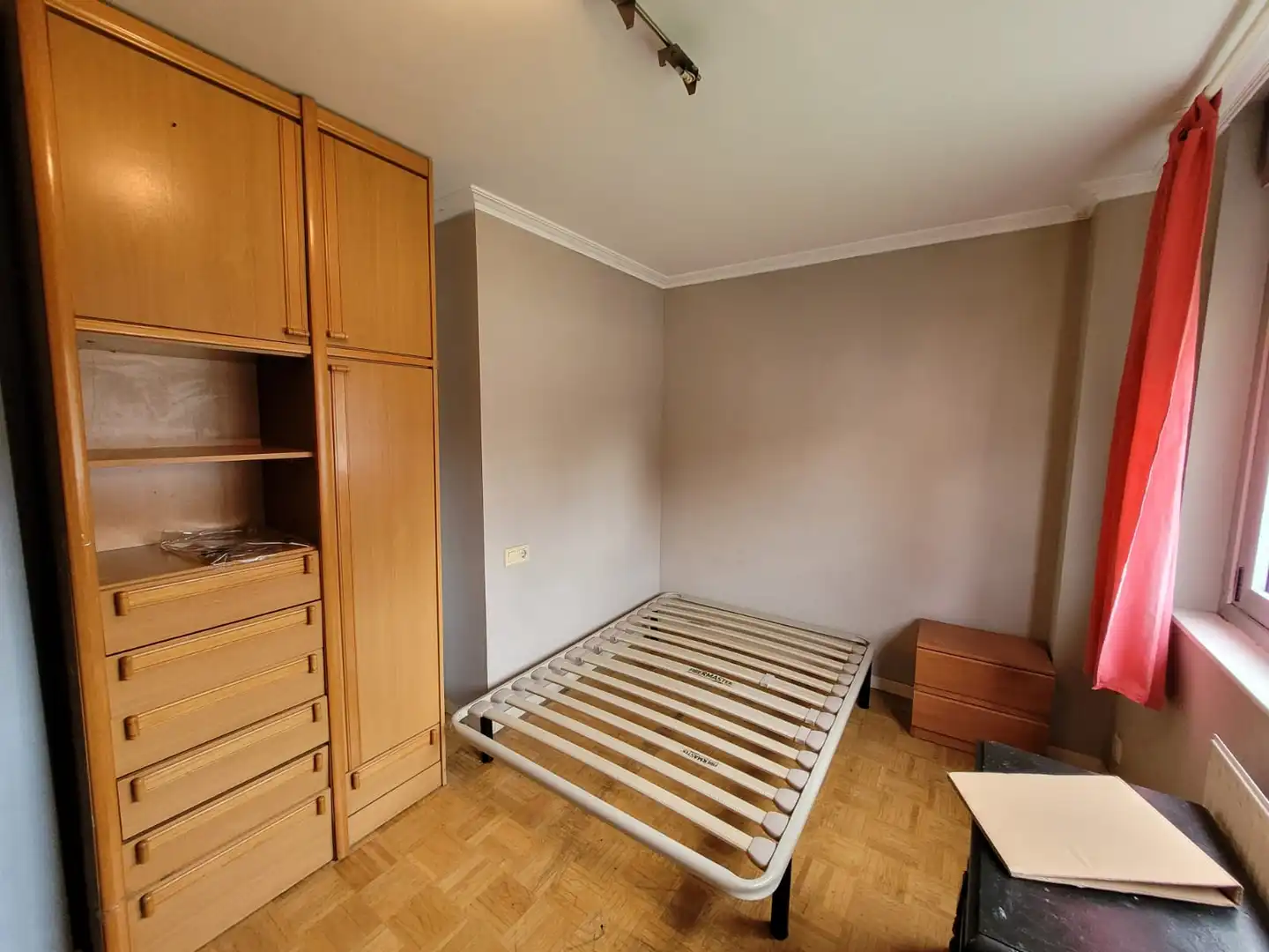 Bedroom of Flat for sale in Bilbao   with Heating, Parquet flooring and Storage room