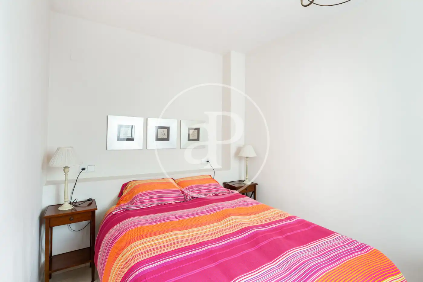 Habitación de Dúplex de alquiler en Valencia con Aire acondicionado, Calefacción y Amueblado