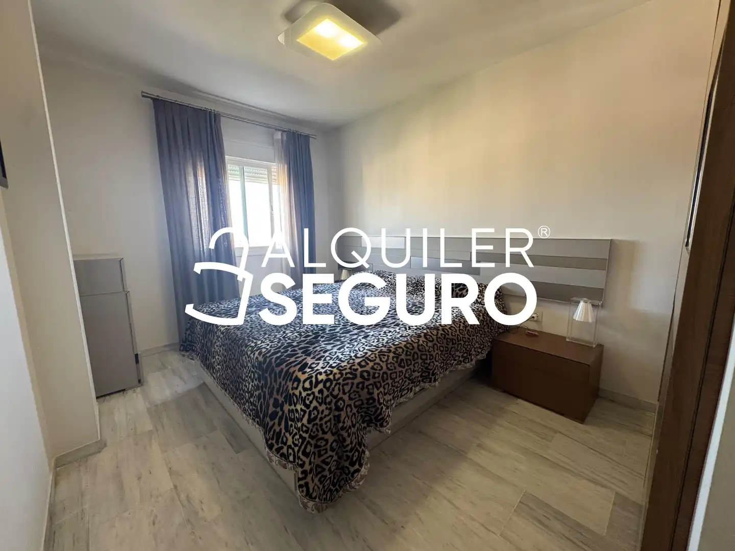 Dormitori de Pis de lloguer en Málaga amb Aire condicionat, Terrassa i Piscina