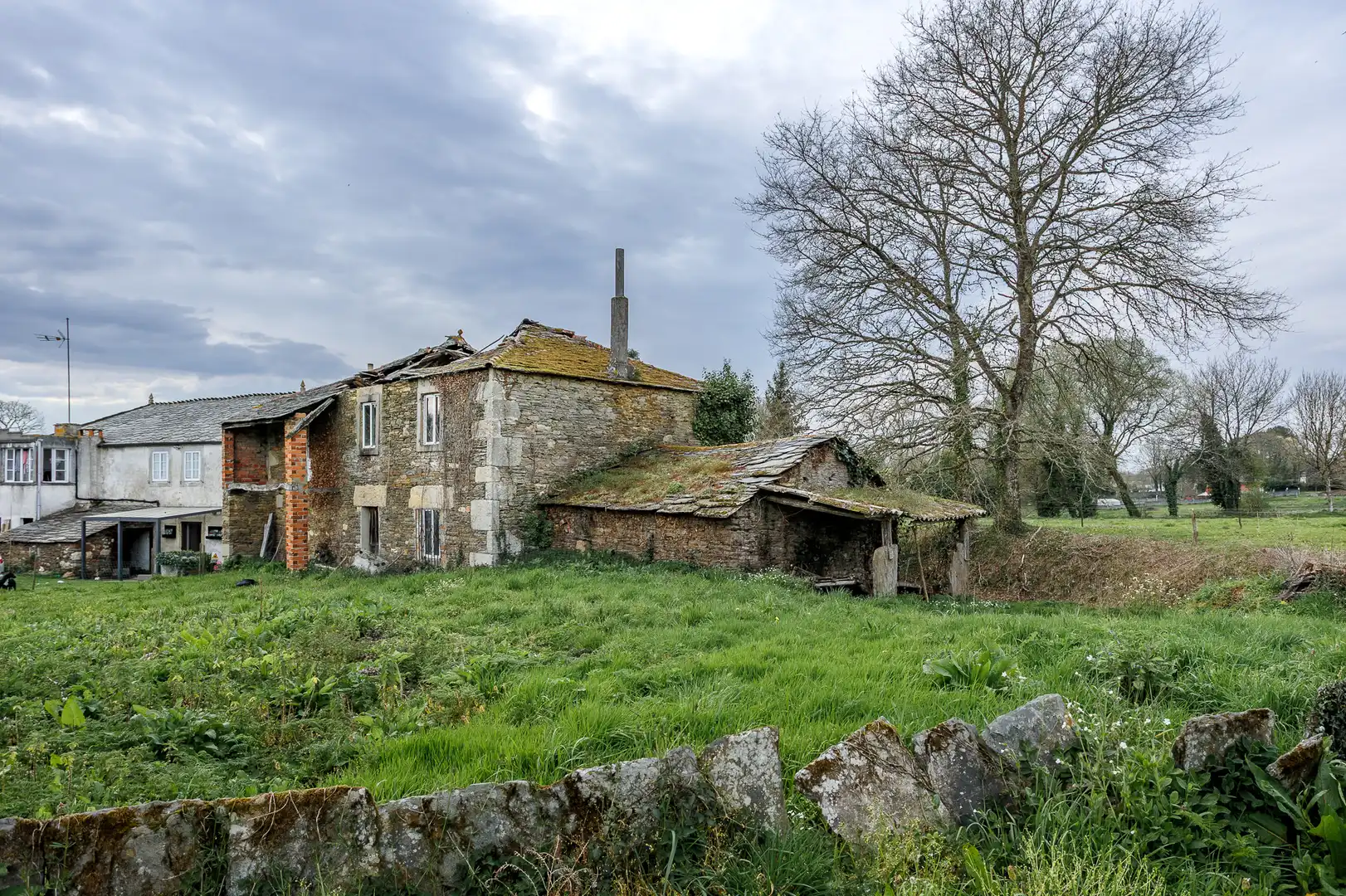 Außenansicht von Country house zum Verkauf in Begonte