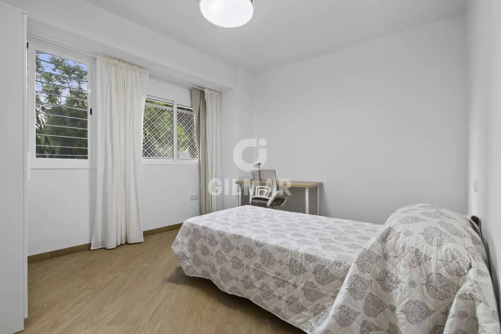 Habitación de Piso en venta en Sevilla con Calefacción y Jardín privado