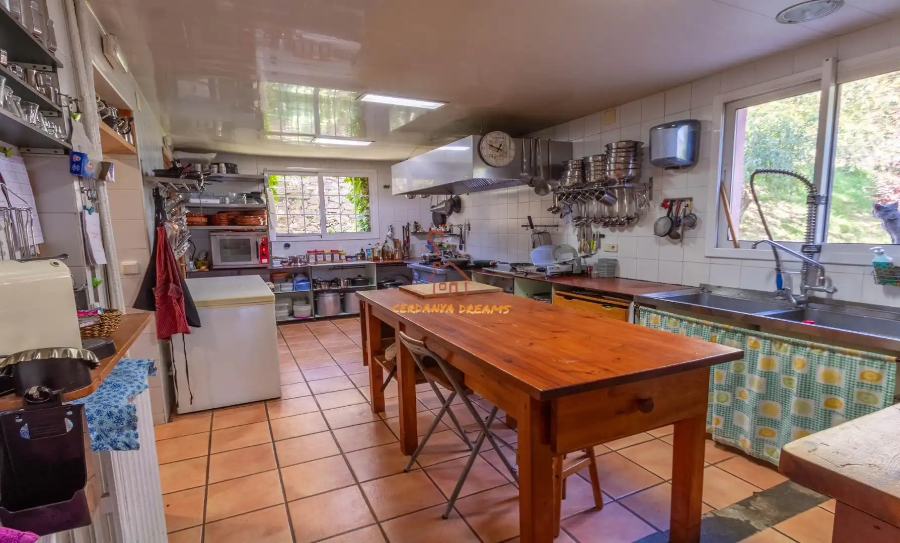Cocina de Edificio en venta en Alp