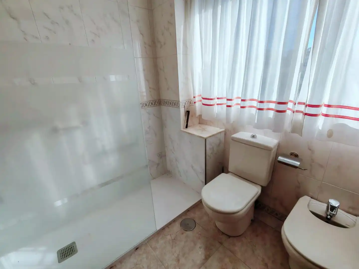 Baño de Piso en venta en Vigo  con Calefacción y Terraza