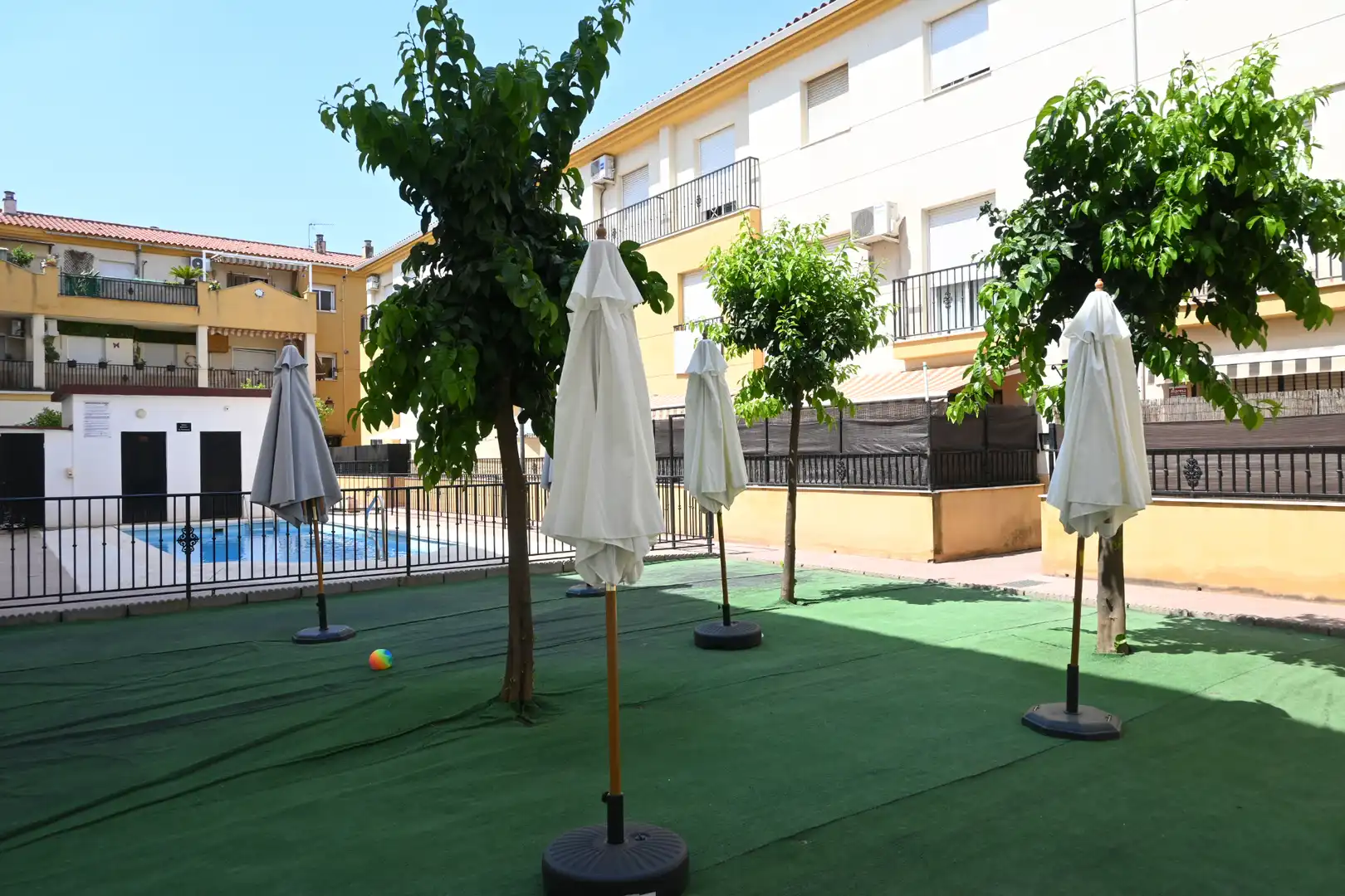 Swimming pool of Flat for sale in Churriana de la Vega  with Balcony