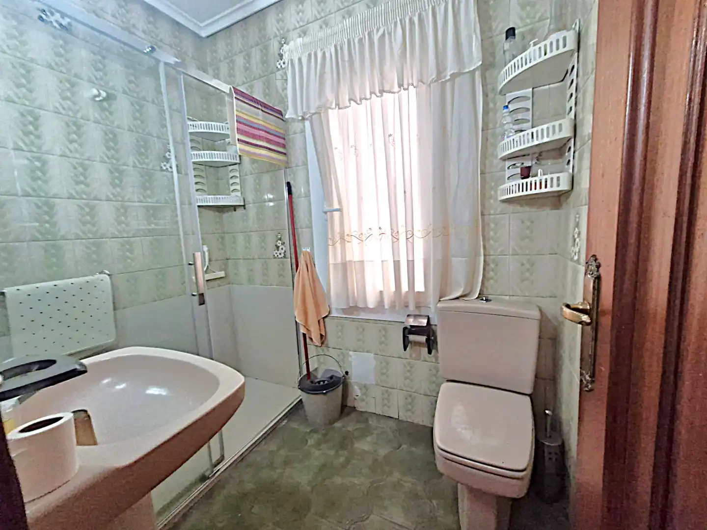 Baño de Piso en venta en Arnedo con Calefacción, Amueblado y Balcón