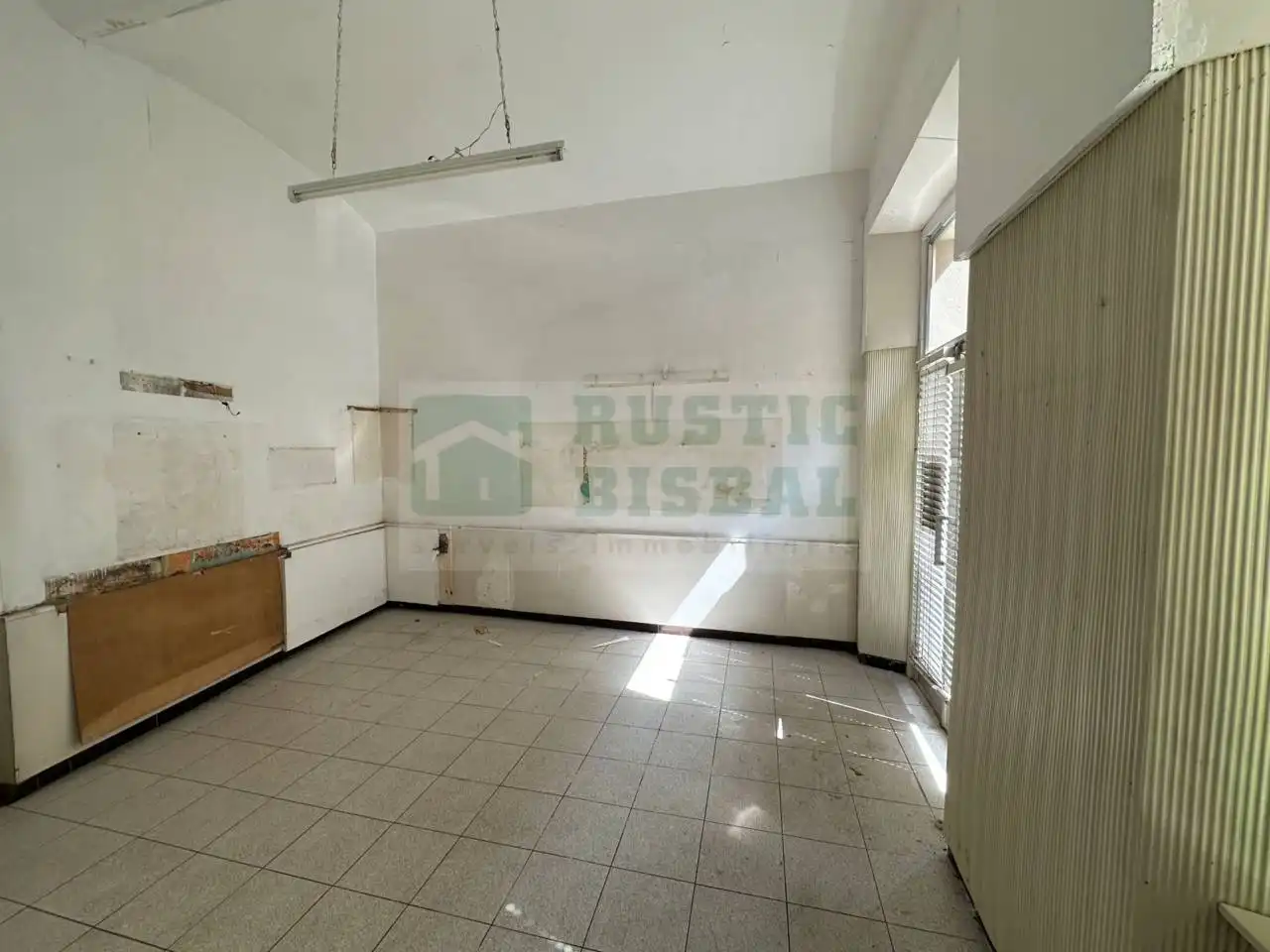 Local comercial de lloguer a La Bisbal d'Empordà, imagen 4