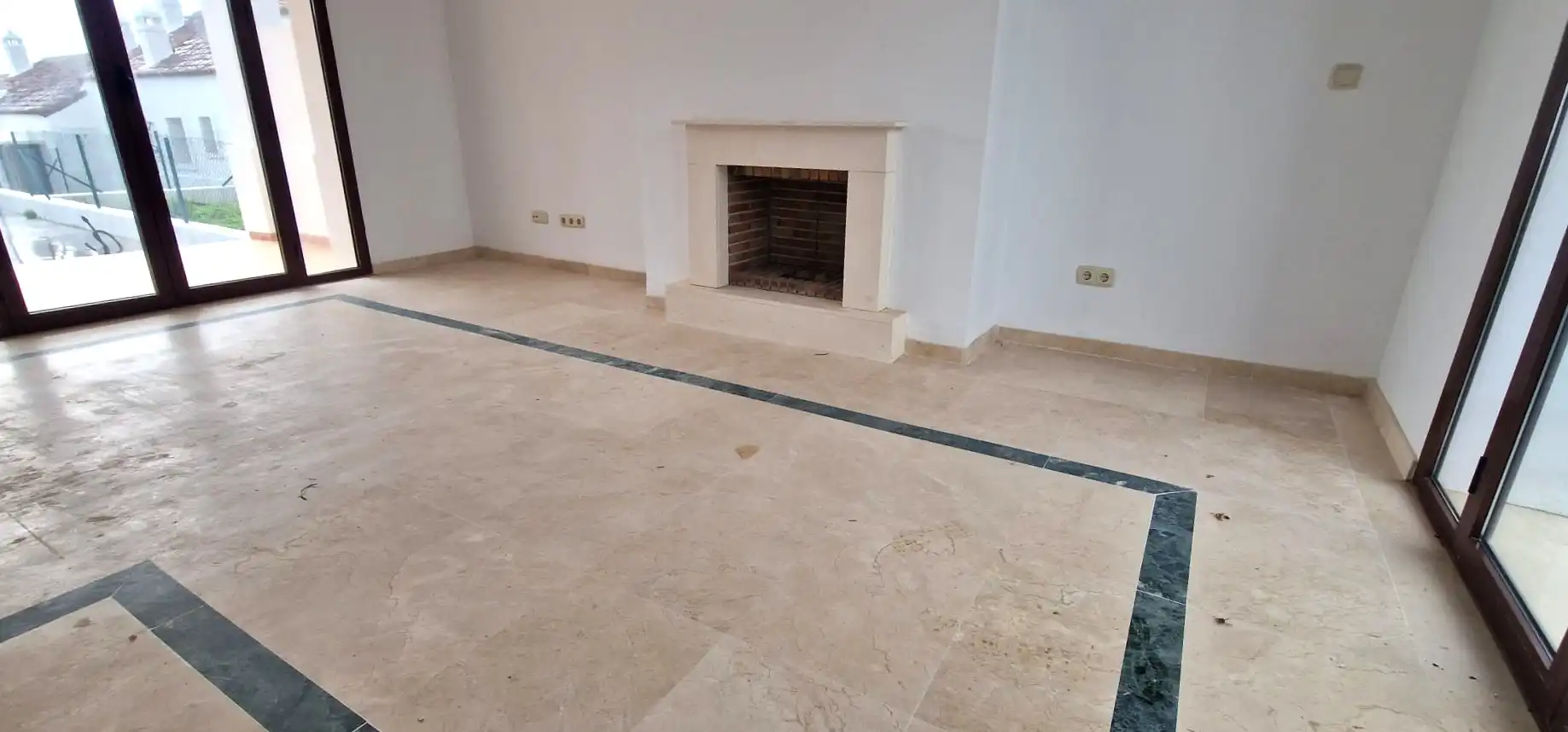 Wohnzimmer von Einfamilien-Reihenhaus zum Verkauf in Cártama mit Privatgarten und Terrasse