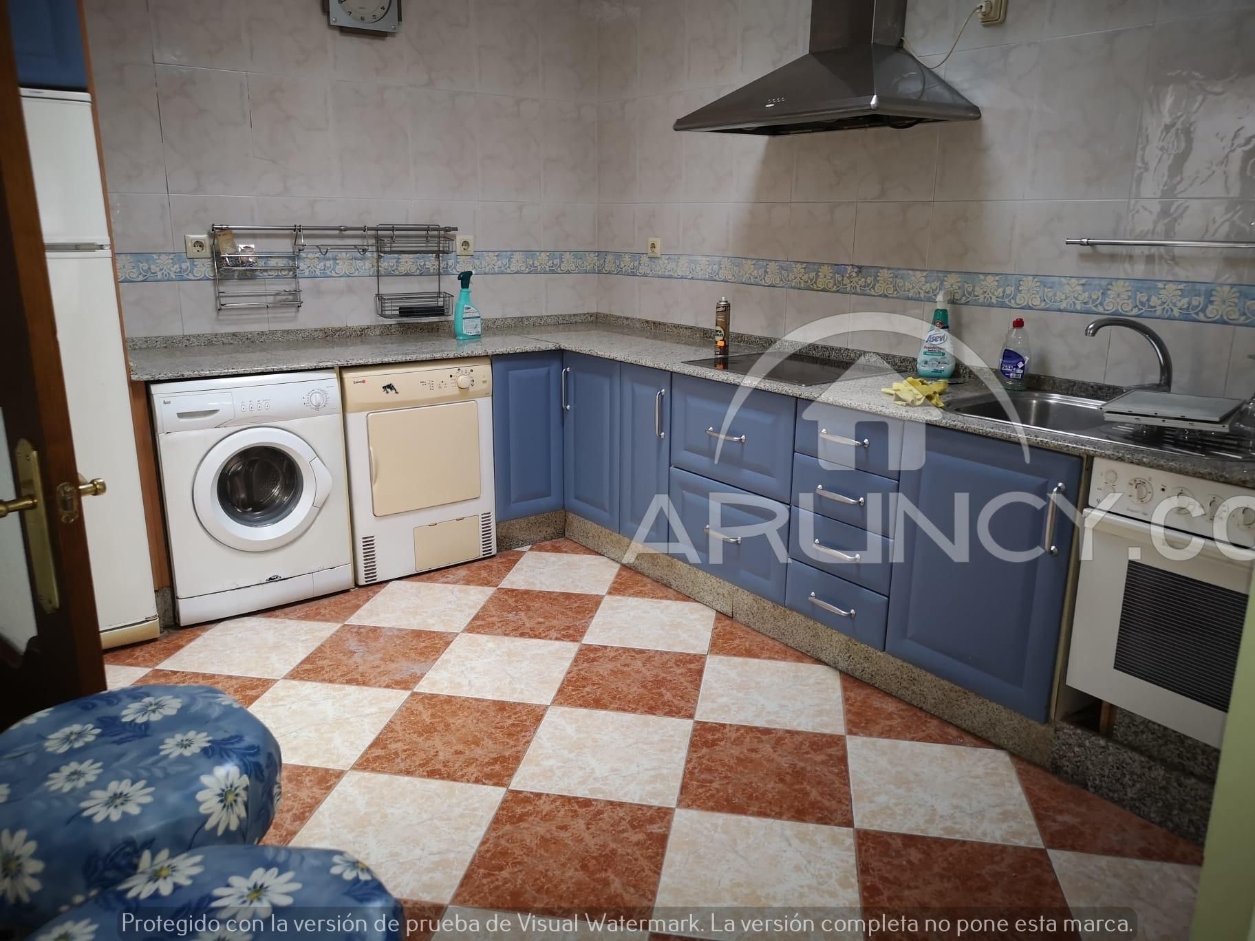 Kitchen of Single-family semi-detached for sale in Chiclana de la Frontera