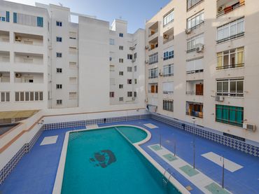 Apartment with pool for sale in Calle los Gases 24