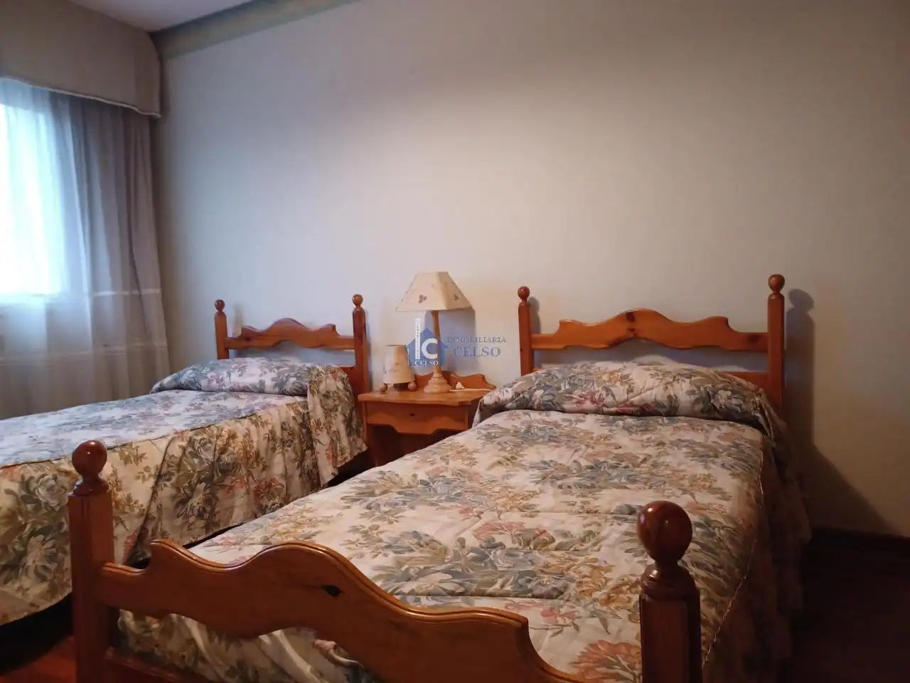 Habitación de Piso en venta en Ourense Capital  con Calefacción y Amueblado