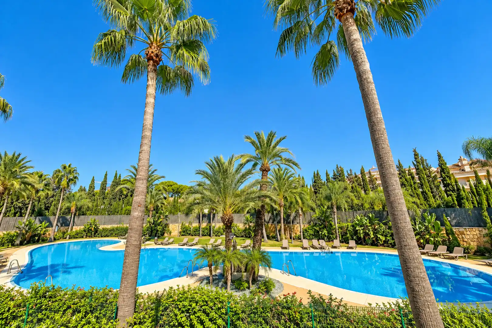 Garten von Wohnungen zum Verkauf in Marbella mit Klimaanlage, Terrasse und Schwimmbad