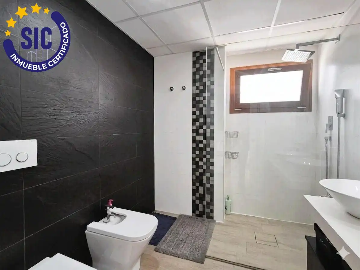 Baño de Casa o chalet en venta en Les Alqueries / Alquerías del Niño Perdido con Aire acondicionado, Calefacción y Terraza