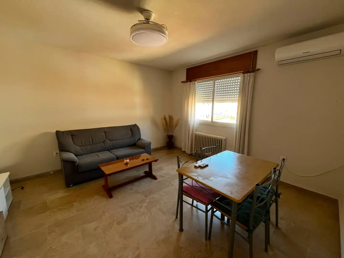 Wohnzimmer von Wohnungen zur Miete in Ciudad Real mit Möbliert