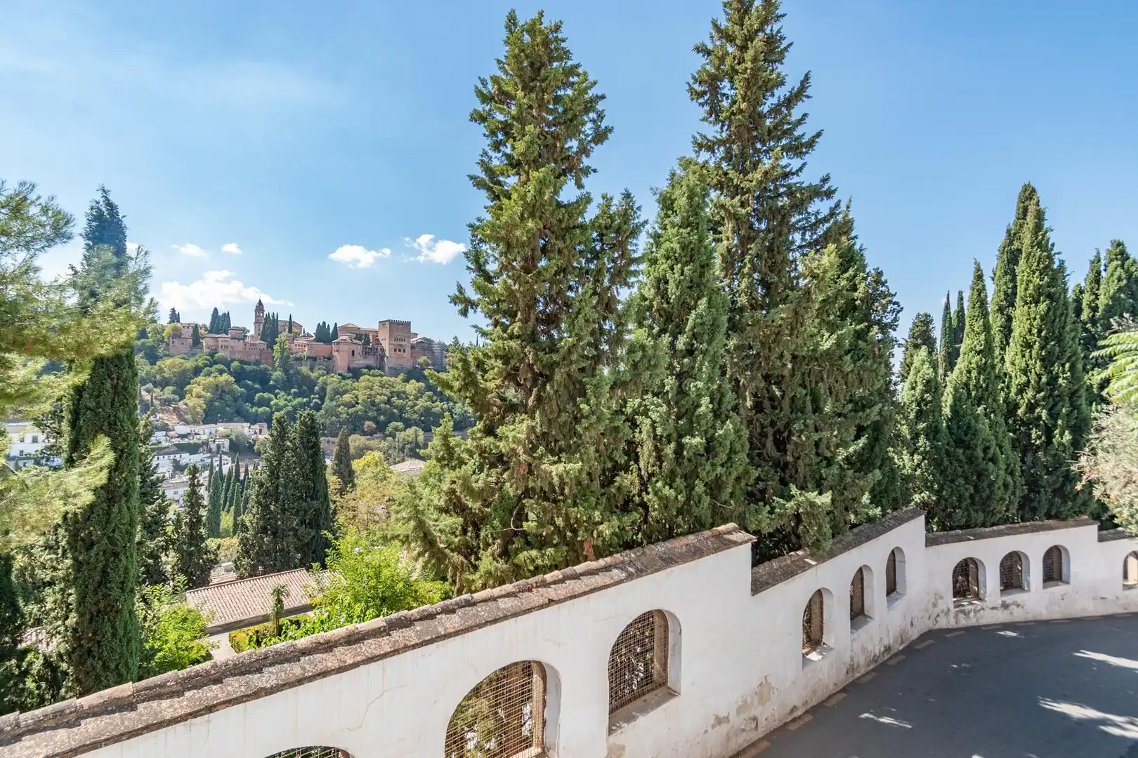 Vista exterior de Casa o chalet en venta en Granada con Aire acondicionado, Terraza y Balcón