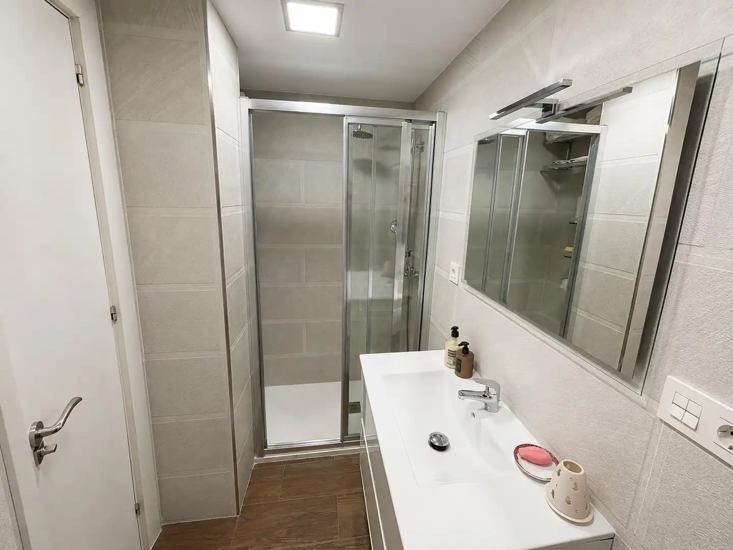 Bathroom of Flat for rent in Granada  with Air Conditioner, Heating and Furnished