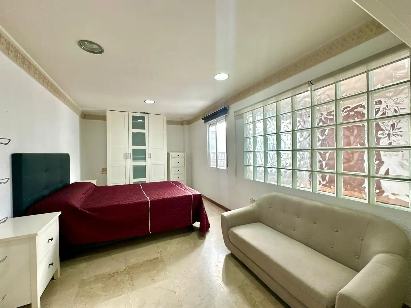 Habitación de Ático en venta en Elche / Elx con Terraza, Amueblado y Balcón