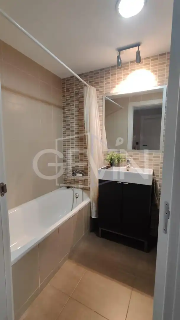 Baño de Piso en venta en Santa Perpètua de Mogoda con Calefacción, Trastero y Balcón