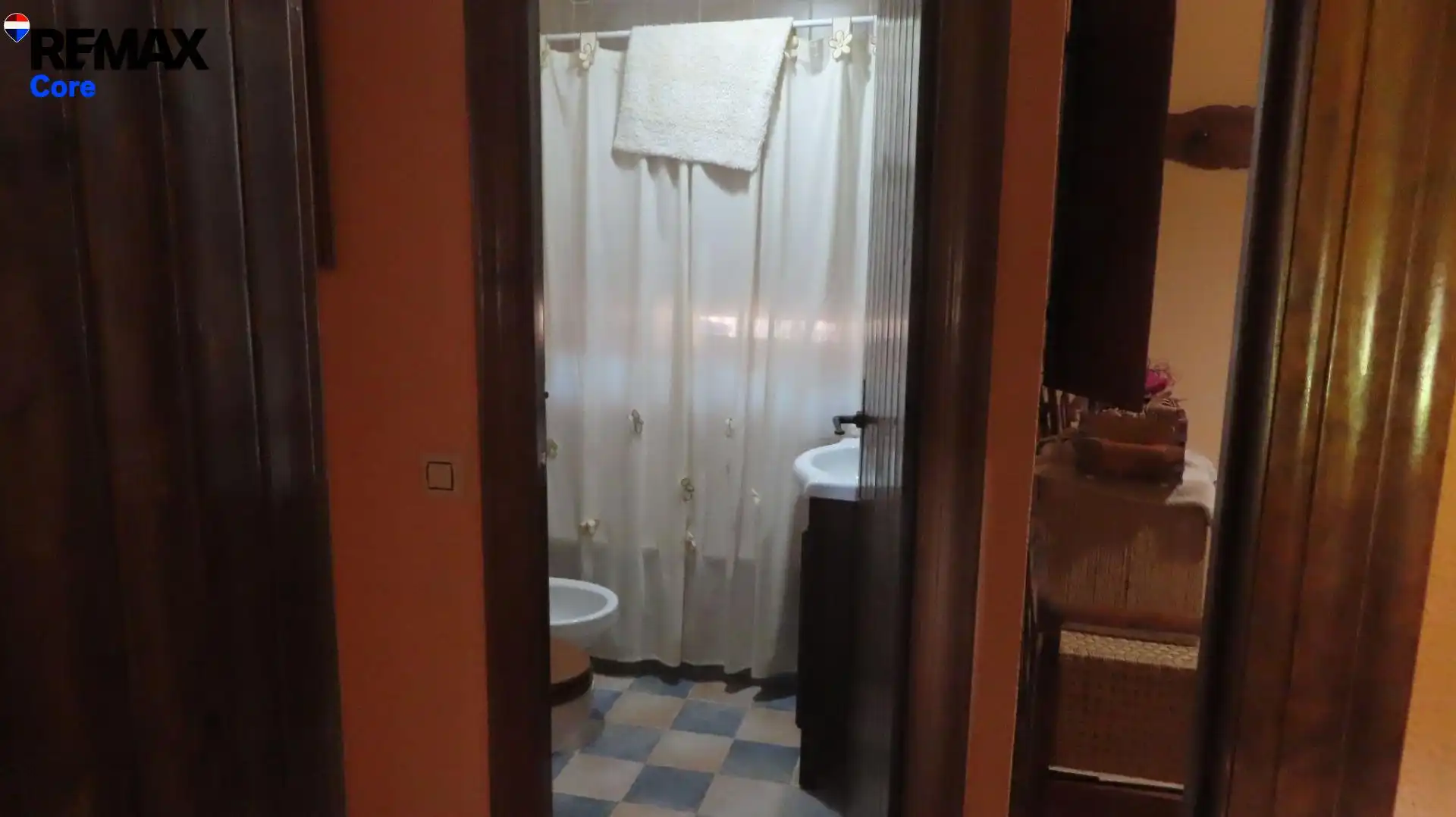 Bany de Casa o xalet en venda en Villar del Rey amb Aire condicionat, Calefacció i Jardí privat