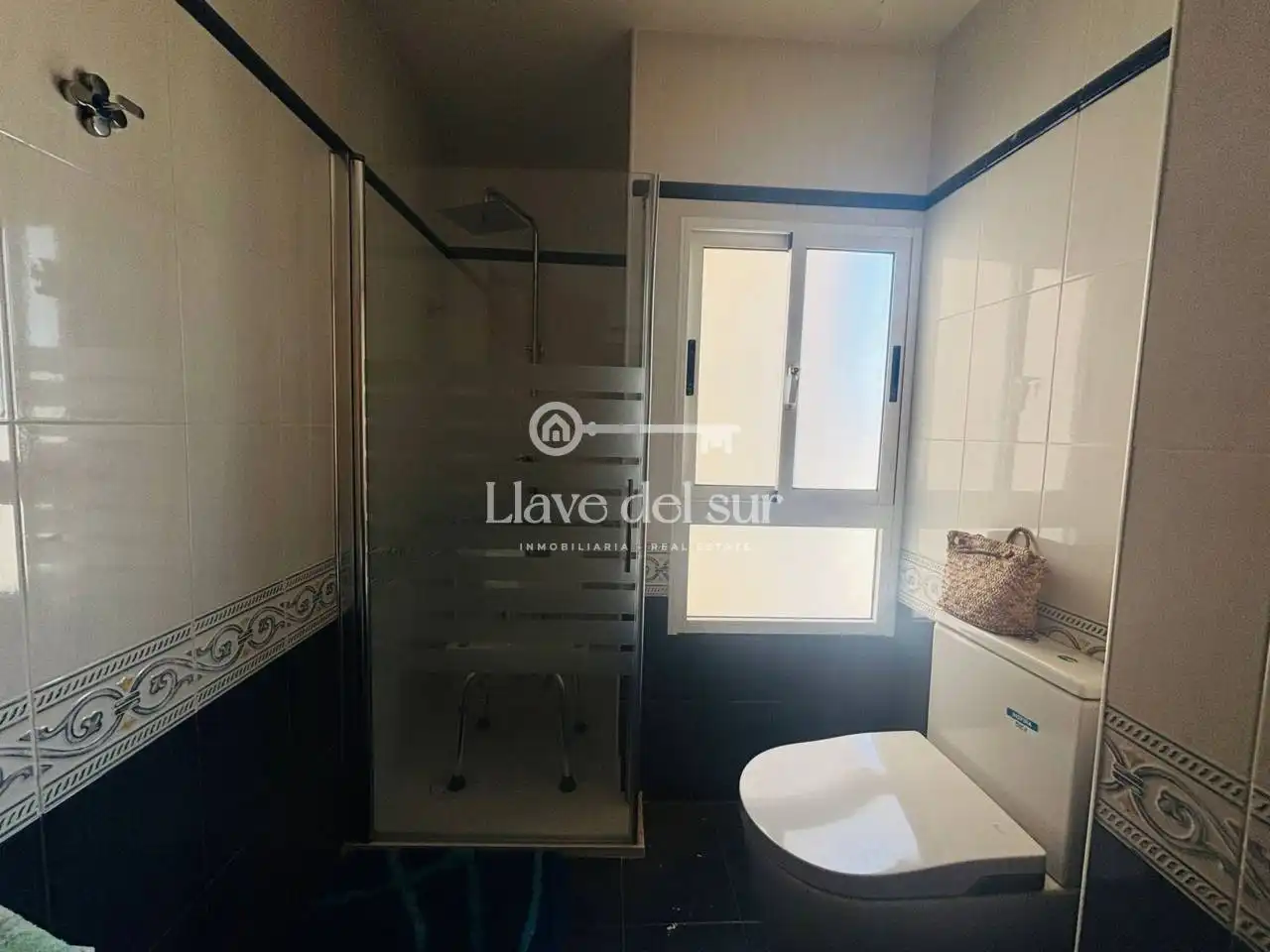 Badezimmer von Wohnung zum Verkauf in Águilas mit Möbliert und Balkon