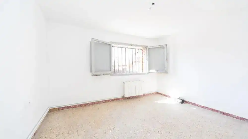 Badalona, (Barcelona). EN RENTABILIDAD (se vende alquilado, no se puede visitar ni hipotecar)., imatge 3