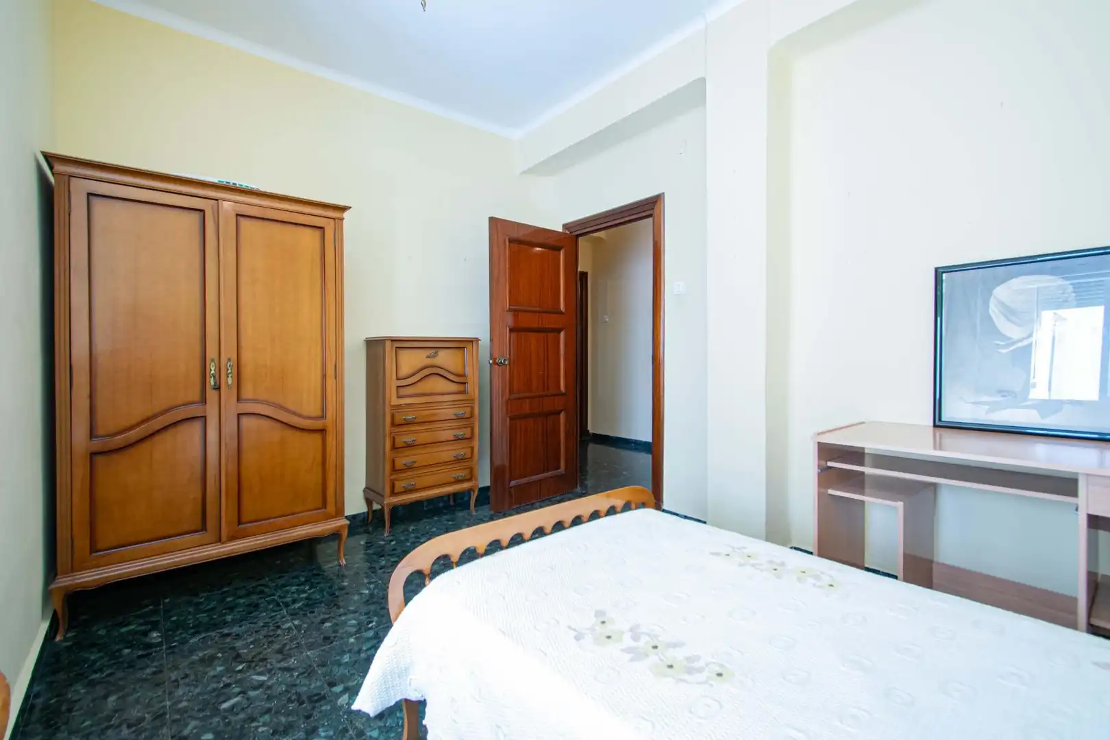 Bedroom of Flat for sale in Sevilla  with Air Conditioner, Heating and Storage room