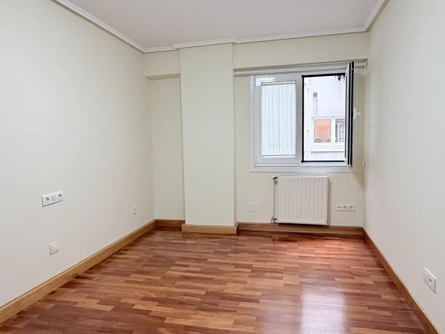 Habitación de Piso en venta en A Coruña Capital  con Calefacción