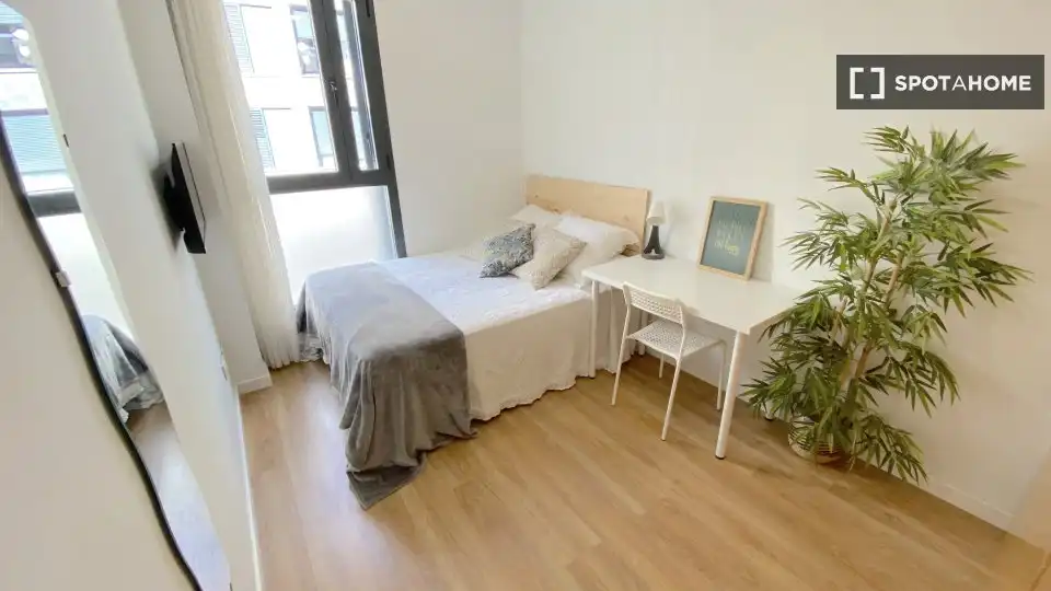 Bedroom of Flat for rent in Sevilla  with Air Conditioner, Heating and Furnished