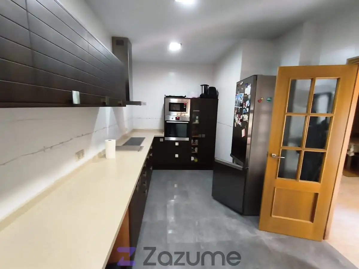 Cocina de Piso de alquiler en Valencia con Aire acondicionado, Terraza y Horno