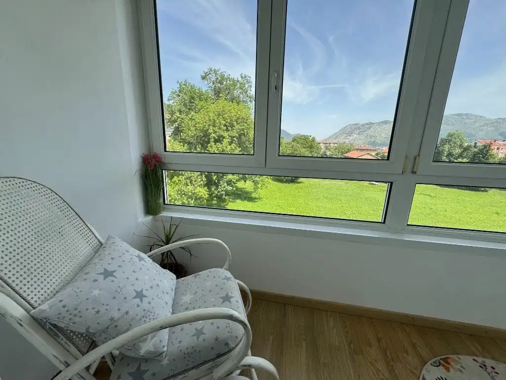 Schlafzimmer von Wohnung zum Verkauf in Los Corrales de Buelna  mit Heizung, Parkett und Terrasse