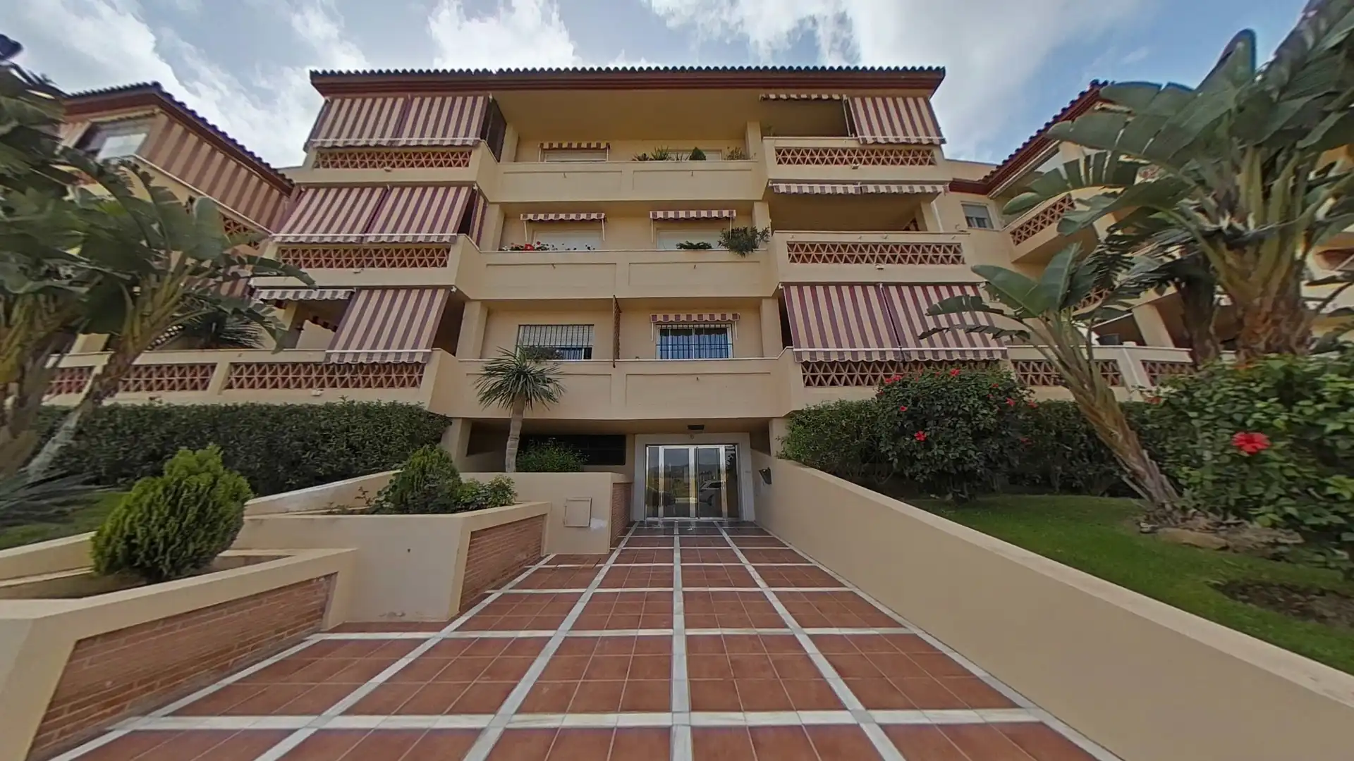 Vista exterior de Piso en venta en Alhaurín de la Torre con Trastero