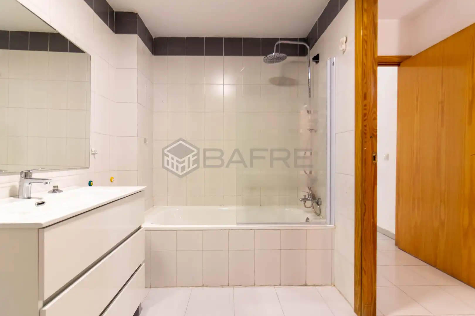 Bathroom of Flat for sale in Puente de Vallecas