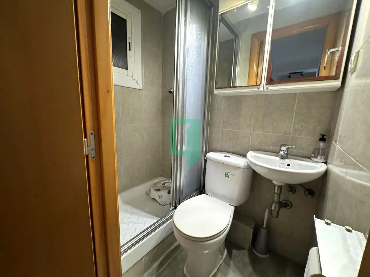 Bathroom of Flat for sale in Badalona