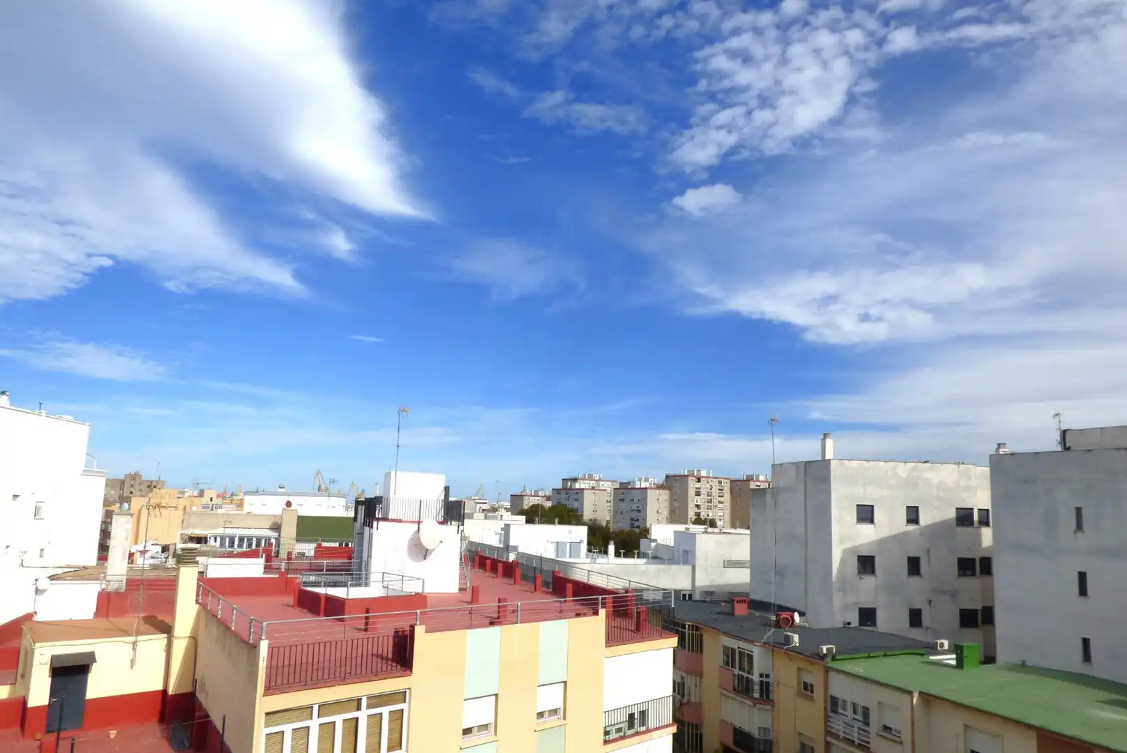 Außenansicht von Wohnung zum Verkauf in Cádiz