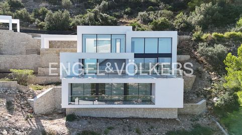 Amplia Villa Moderna con Vistas Espectaculares en La Sella