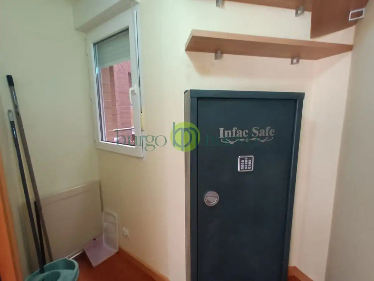 Apartamento de alquiler en León Capital  con Calefacción, Terraza y Amueblado