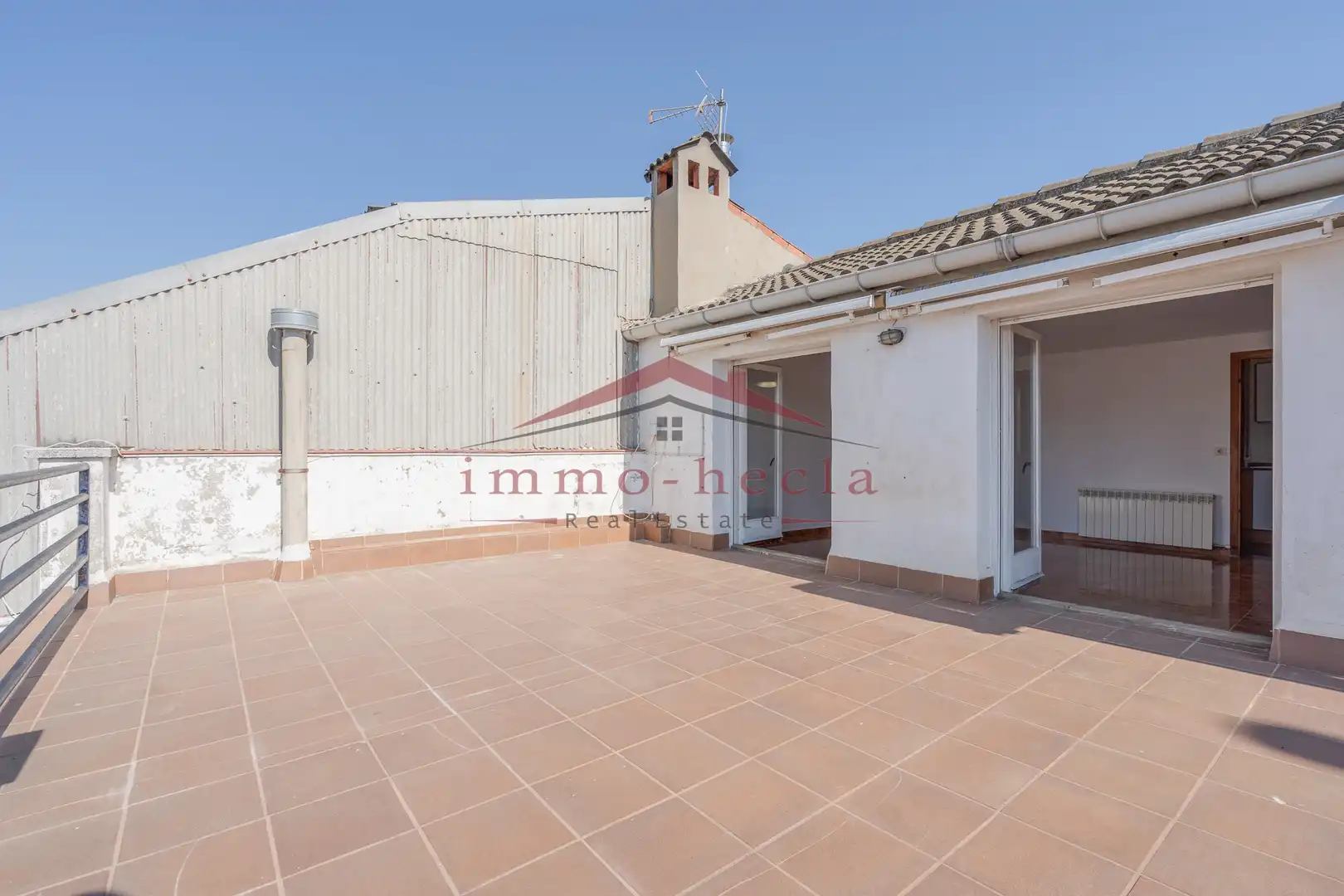 Terrassa de Casa adosada en venda en Vilanova del Camí amb Calefacció, Terrassa i Piscina