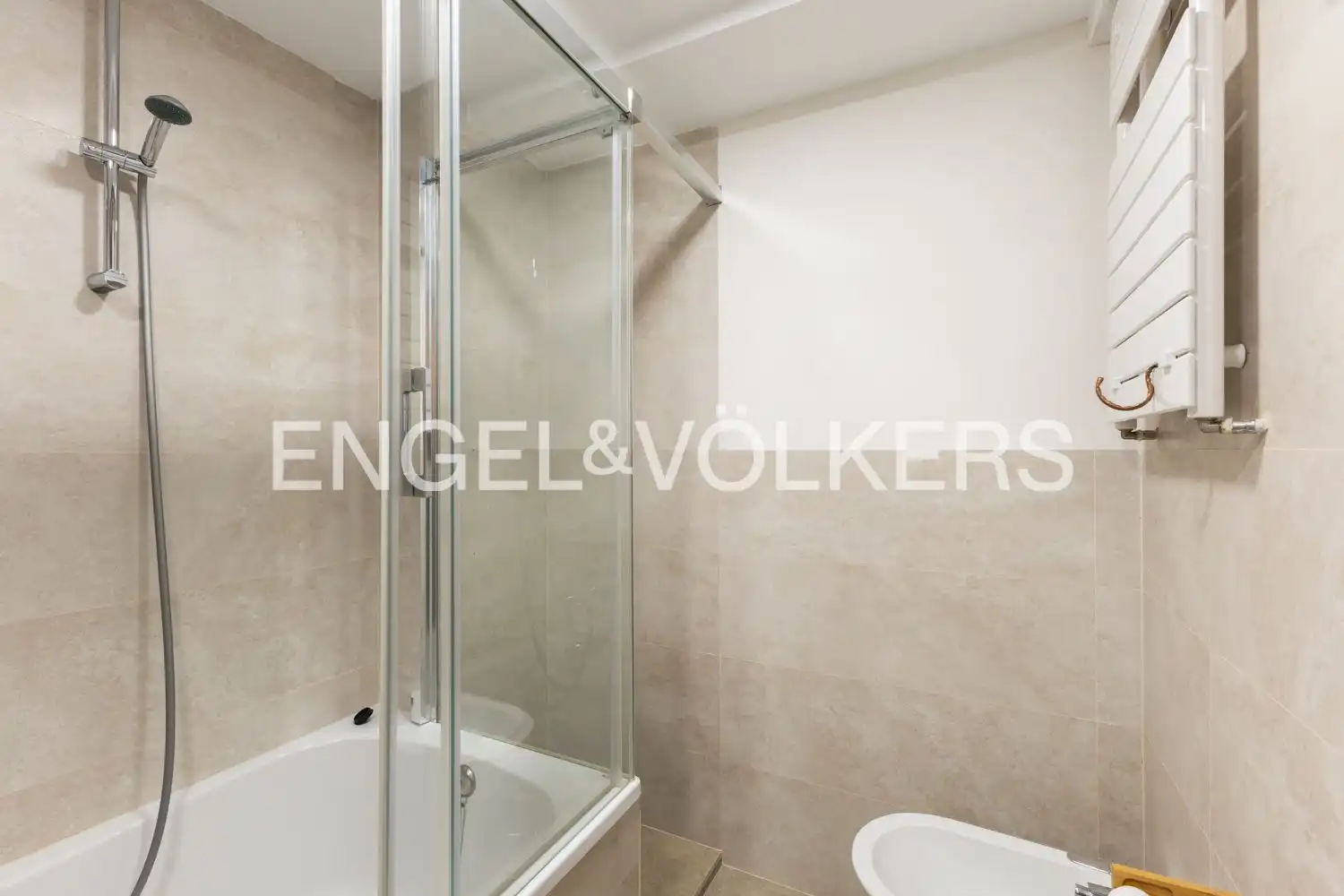 Badezimmer von Wohnung zum Verkauf in Valencia mit Heizung und Schwimmbad