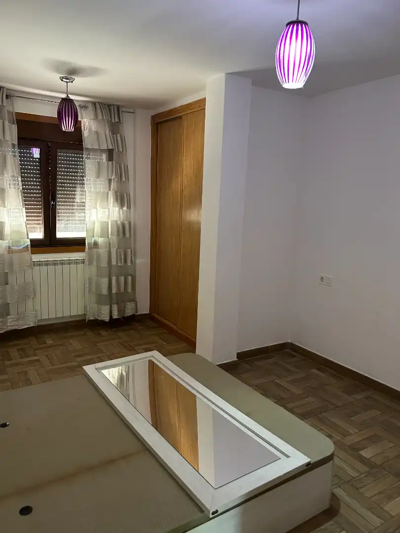 Dormitori de Casa o xalet en venda en Tomiño amb Calefacció, Jardí privat i Moblat