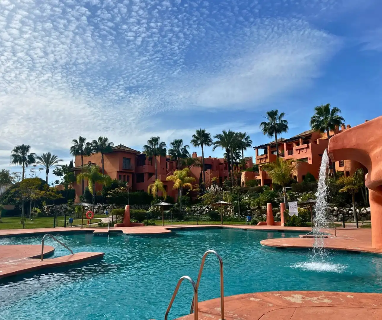 Vista exterior de Apartamento en venta en Estepona con Aire acondicionado, Terraza y Trastero