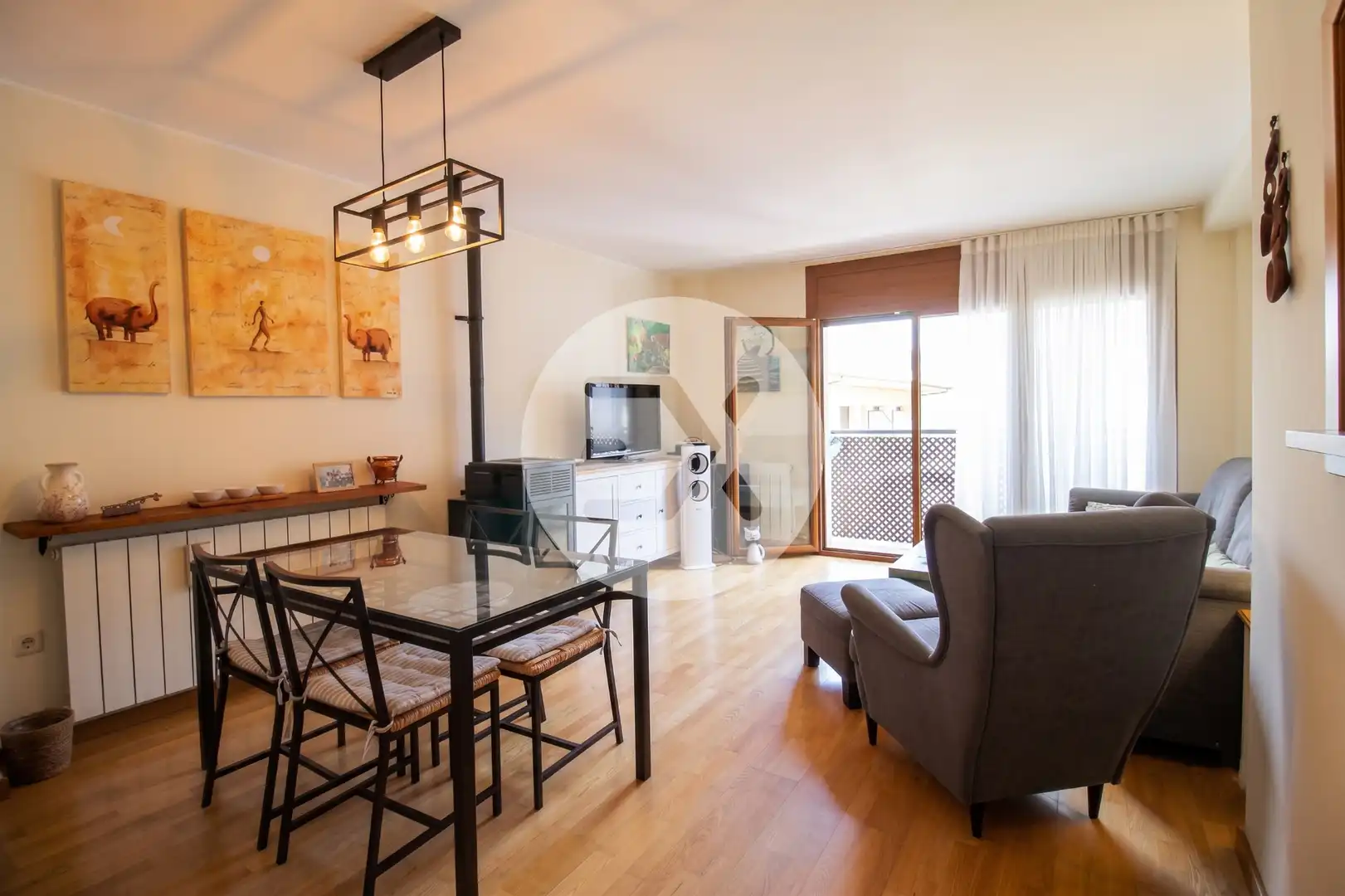 Sala d'estar de Dúplex en venda en Sant Pau de Segúries amb Parquet, Traster i Balcó